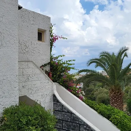 Private Spacious Full View Guest house Hersonissos (Crete)